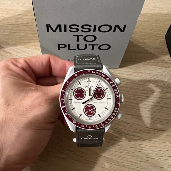 Mission to Pluto - Omega Bioceramic Moonswatch